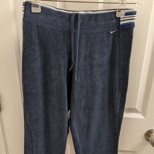 Women’s Nike capri joggers  Size M
